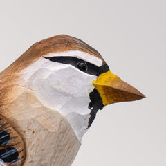 Spatz hängend von Holzvogel