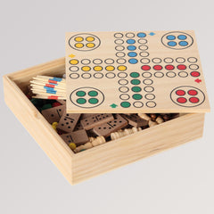 Spielesammlung aus Holz für Kinder