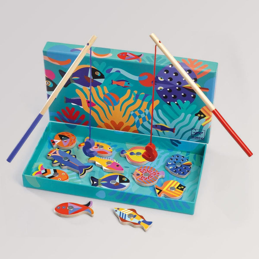 Angelspiele: Grafische Fische von Djeco für Kinder ab 2 Jahren