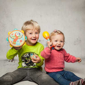 3 bunte Instrumente für Kinder - Animambo von Djeco - Kinder beim Spielen