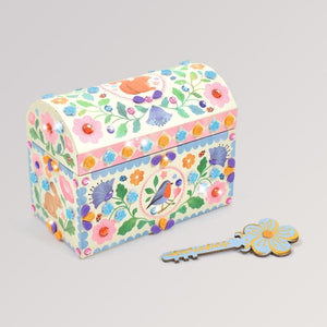 DIY: Schatztruhe Precious von Djeco