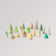 Kinder spielen mit Forest Tree - Holzfiguren handbemalt wie Bäume - von Grapat