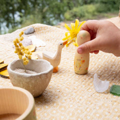 Hello Summer - Holzfiguren und Holzschale von Grapat und Ostheimer