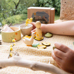 Hello Summer - Holzfiguren und Holzschale von Grapat und Ostheimer