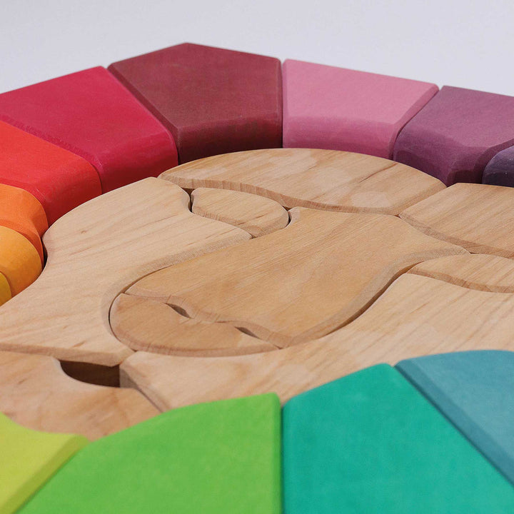 Bauspiel Regenbogenlöwe von Grimm's - in bunten Farben