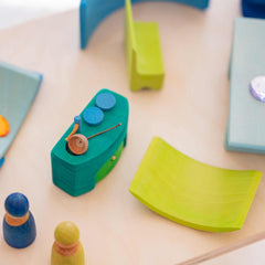 Blaues Bauhaus von Grimms