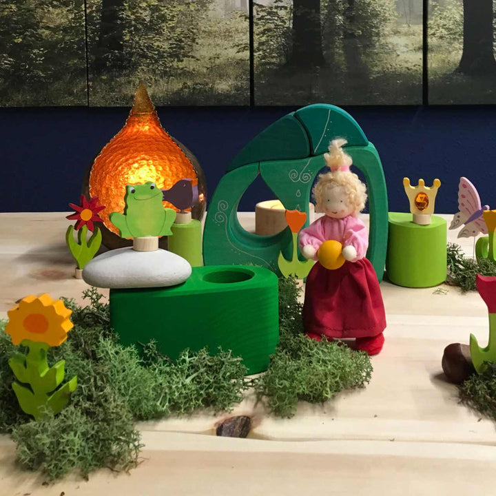 Märchendorf von Grimms mit Biegepuppen