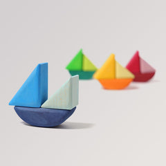 Schaukelschiffe von Grimm's (12-teilig) in 4 Farbtönen aus Holz