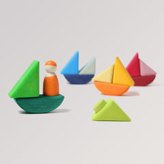Schaukelschiffe von Grimm's (12-teilig) in 4 Farbtönen aus Holz