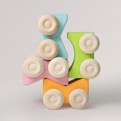 Grimms Bio-Spielzeugautos in grün. Stapel-Autos für Kinder ab 0 Jahren