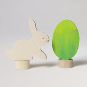 Steckfiguren Osterset Batik grün von Grimm's - Hase in weiß und grüne Steckfigur