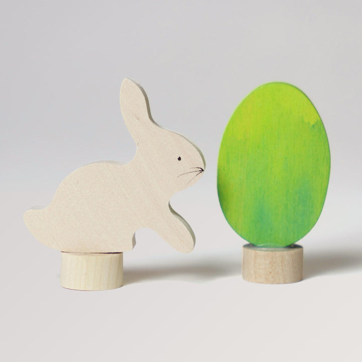 Steckfiguren Osterset Batik grün von Grimm's - Hase in weiß und grüne Steckfigur
