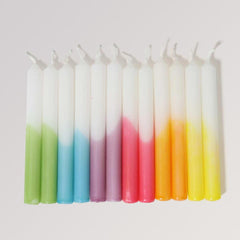 Weihnachtskerze Dip-Dye Regenbogen (12 Stück) von Grimm's
