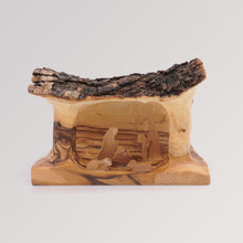 Weihnachtskrippe handgeschnitzt in Baumstamm klein - Olivenholz von Weihnachtsdeko aus Betlehem