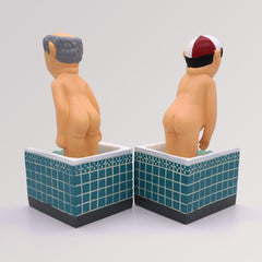 Buchstützen - Herren im Bad (Badewanne) von Loriot