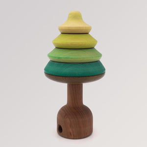 Abziehkreisel Baum von Mader Kreiselmanufaktur, Baumkreisel steht auf Abzieher