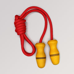 Rotes Hüpfseil mit handgedrehtem Kindergriff von Mader