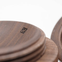 Stehaufdose Nuss von Mader Kreiselmanufaktur