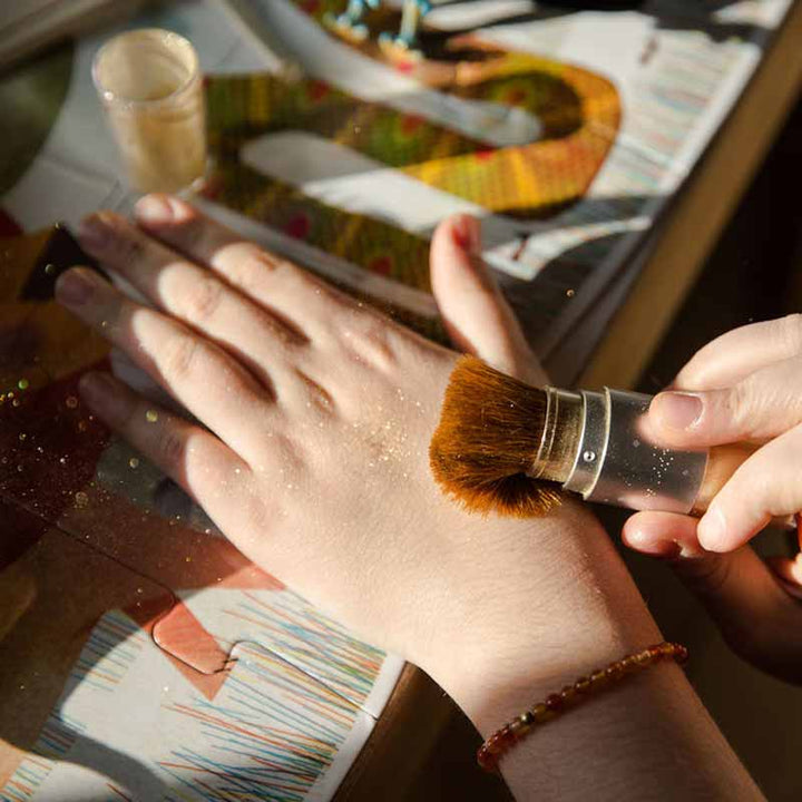 Bio-Glitzerpinsel Gold mit Glitzerpuder von namaki