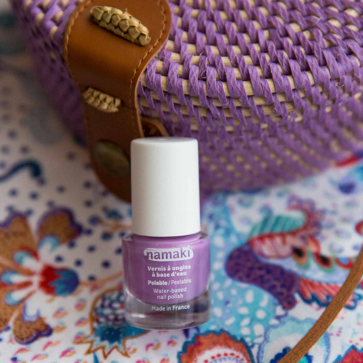 Kindernagellack in Glitzer violett von namaki auf Wasserbasis