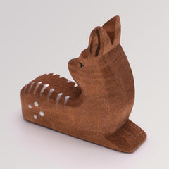 Hirschkalb liegend von Ostheimer