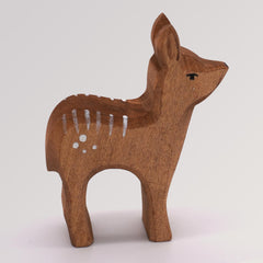 Hirschkalb stehend von Ostheimer