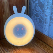 Rabbit & Friends Lichtwecker & Nachtlicht für Kinder in weiß - mit Hasenohren