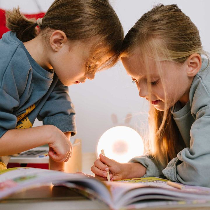 Rabbit & Friends Lichtwecker & Nachtlicht für Kinder in weiß - mit Hasenohren