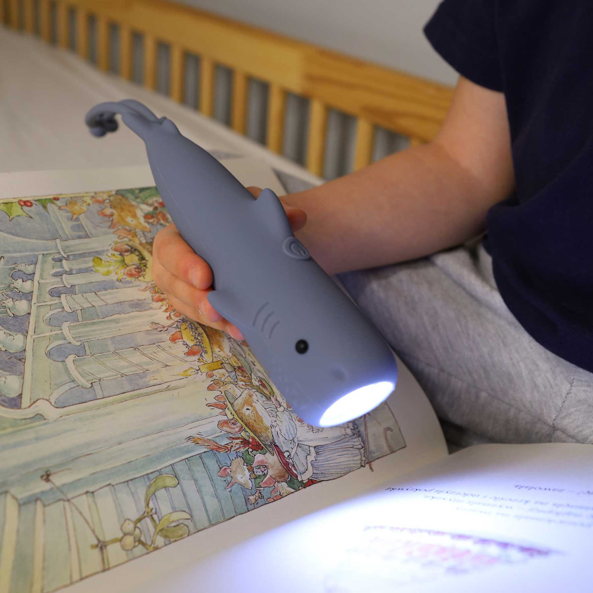 Taschenlampe im Hai-Design für Kinder - von Rabbit & Friends