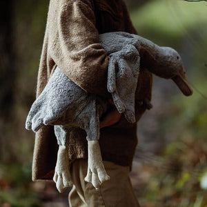 Kuscheltier & Wärmekissen Gans groß in grau von Senger Naturwelt