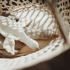 Kuscheltier & Wärmekissen Gans groß in grau von Senger Naturwelt