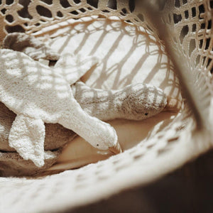 Kuscheltier & Wärmekissen Gans groß in grau von Senger Naturwelt