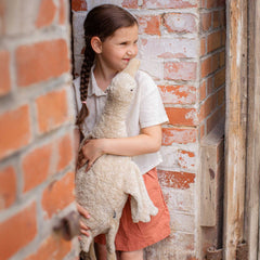 Kuscheltier große Gans im Farbton leinen von Senger Naturwelt