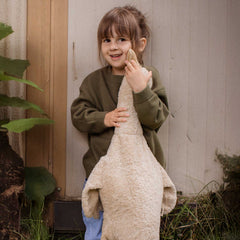 Kuscheltier große Gans im Farbton leinen von Senger Naturwelt