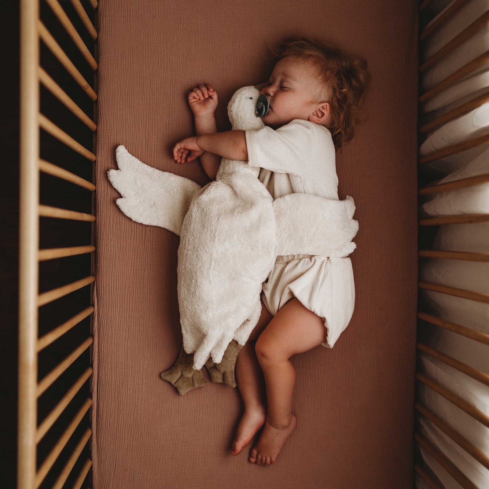 Kuscheltier & Wärmekissen Gans groß in weiß von Senger Naturwelt