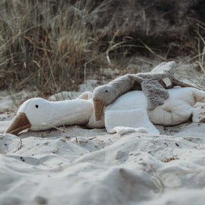 Kuscheltier & Wärmekissen Gans klein in grau von Senger Naturwelt