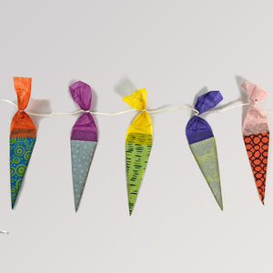 Girlande zum Schulanfang mit bunten Schultüten von Tudi Billo