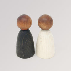 Adult Nins Dark Wood - große Holzfiguren dunkel von Grapat