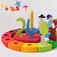 Geburtstagring Regenbogen von Grimms als Deko für Steckfiguren