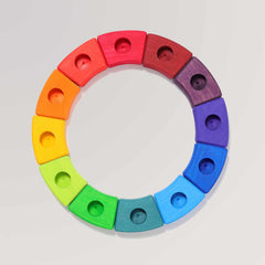 Geburtstagring Regenbogen von Grimms als Deko für Steckfiguren