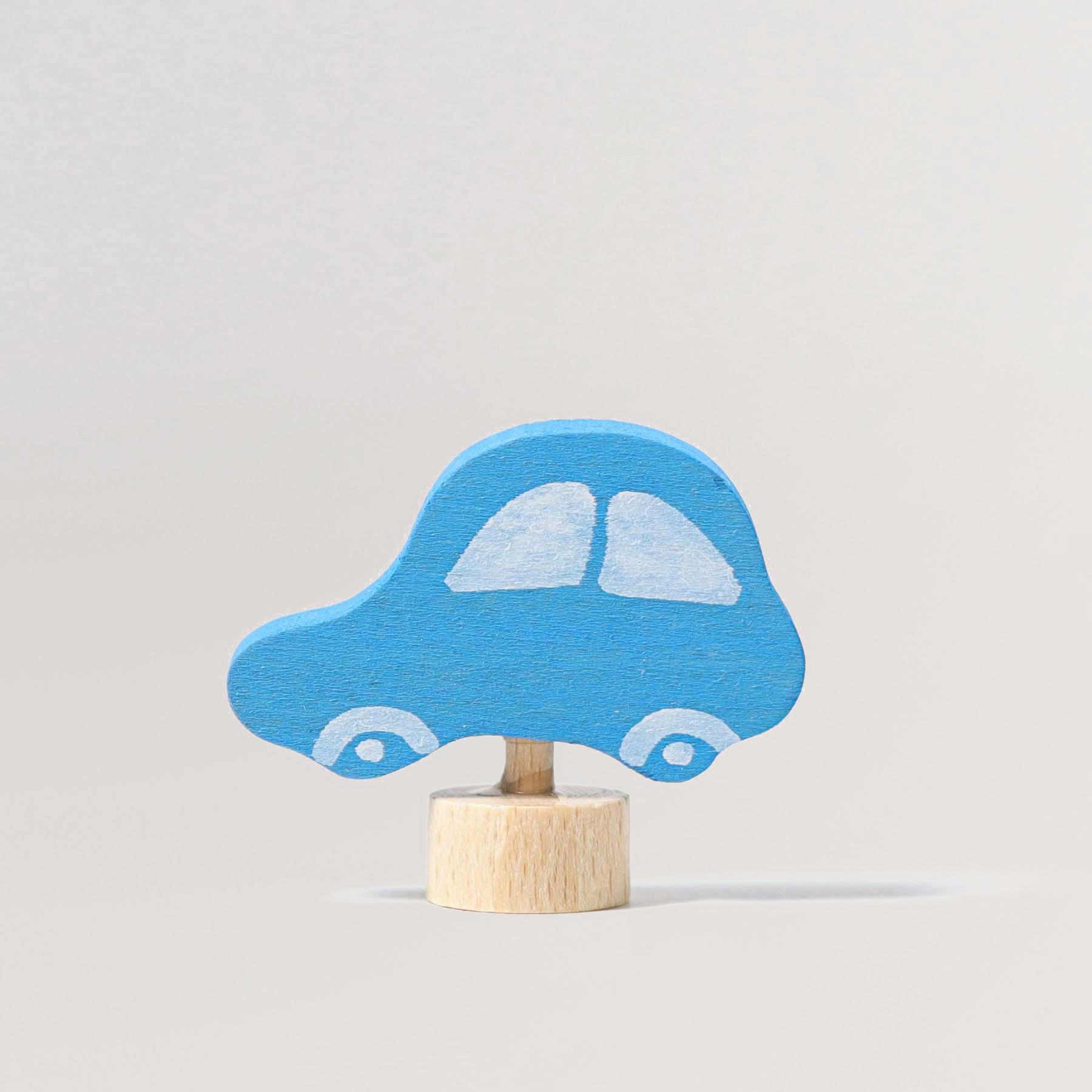 Geburtstagsstecker blaues Auto aus Holz von Grimms zur Dekoration