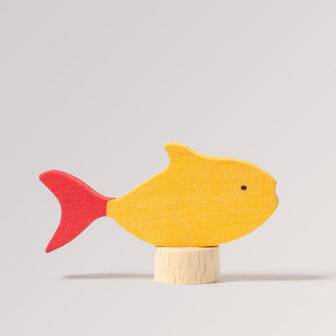 Steckfigur Fisch in rot und gelb  aus Holz von Grimms für Geburtstagsringe