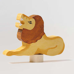 Geburtstagsstecker Löwe von Grimms als Deko für Geburtstagsringe