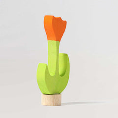 Geburtstagsstecker Orangene Tulpe von Grimms als Deko für Geburtstagsringe