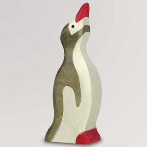 Holzfigur Pinguin, klein, Kopf hoch von Holztiger