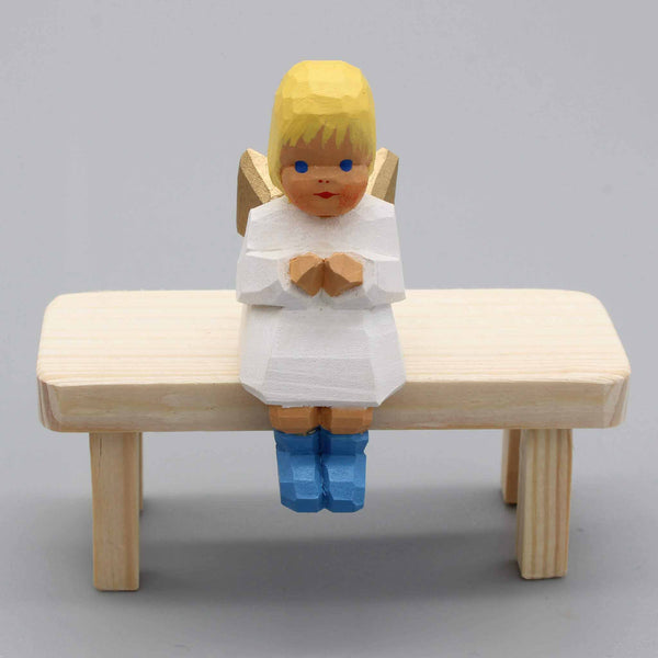 Engel, sitzend, blond, mit Söckchen von Lotte Sievers-Hahn