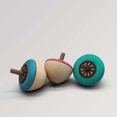 Kreisel Blumen-Ei in 3 Farben von Mader Kreiselmanufaktur