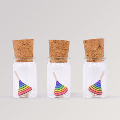 Kreisel Regenbogen mini im Glas von Mader