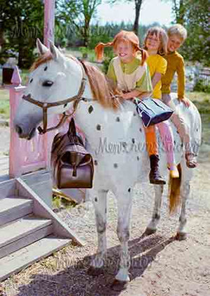 Postkarte - Pippi und Freunde auf Kleiner Onkel von Pippi Langstrumpf