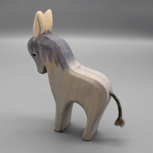 Esel stehend von Ostheimer